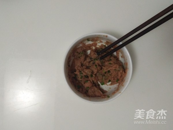 馄饨皮千层肉饼的做法步骤：4