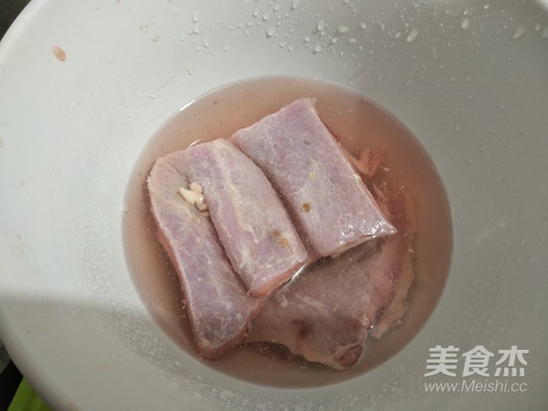 红嫩小牛肉的做法步骤：2