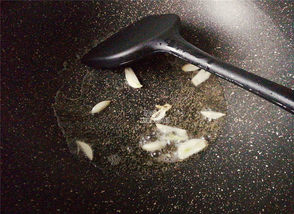 白菜炖冻豆腐的做法步骤：1