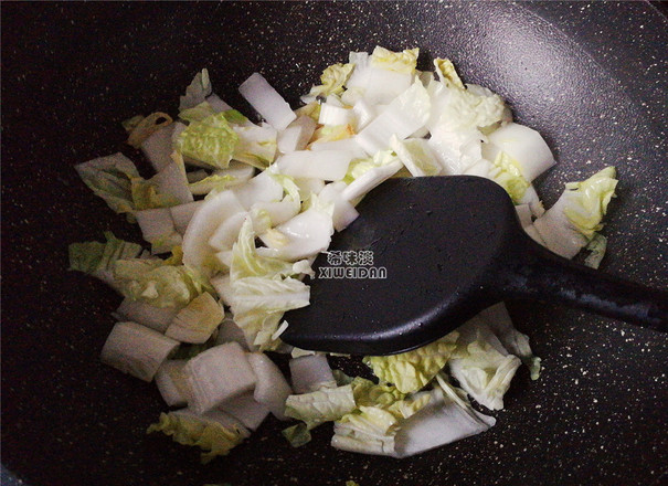 白菜炖冻豆腐的做法步骤:2
