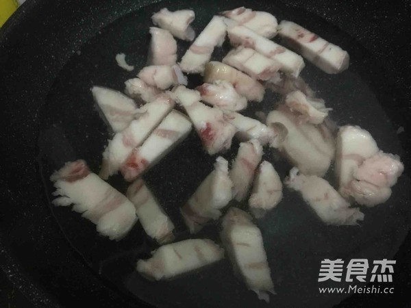 不放油的红烧肉的做法步骤：1