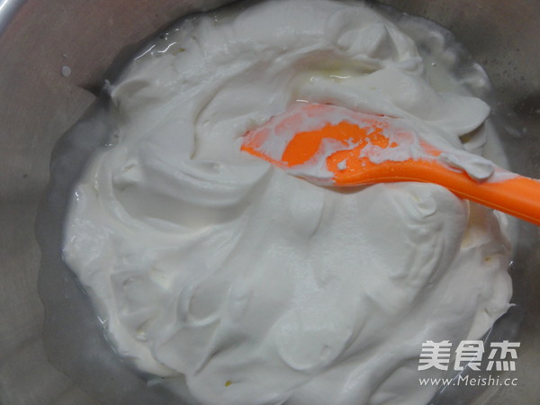 草莓慕斯蛋糕的做法步骤：5