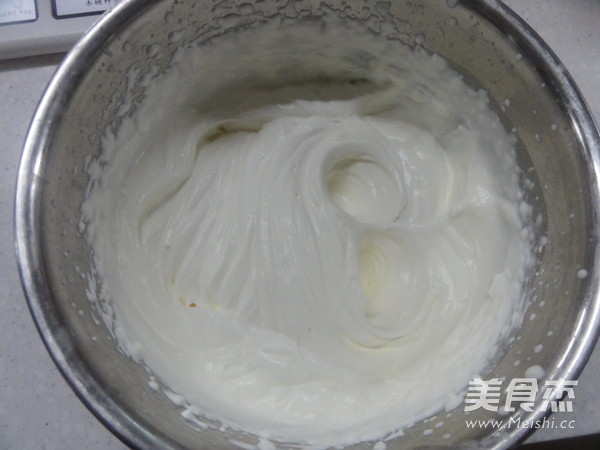 火龙果慕斯蛋糕的做法步骤:3