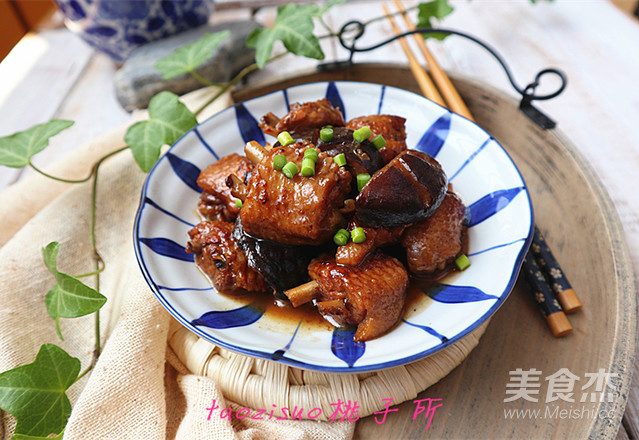 香菇烧鸡翅的做法步骤:9