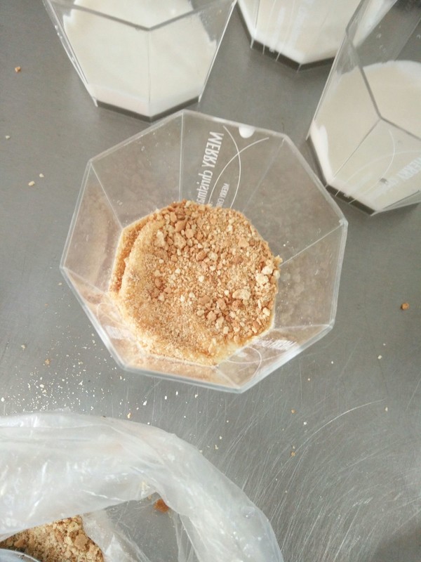 酸奶木糠杯的做法步骤：5