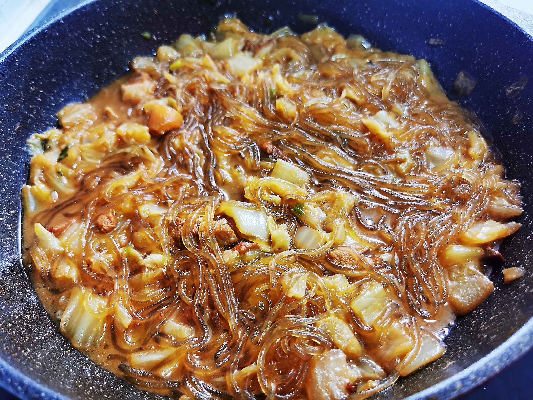 猪肉白菜炖粉条的做法步骤:11