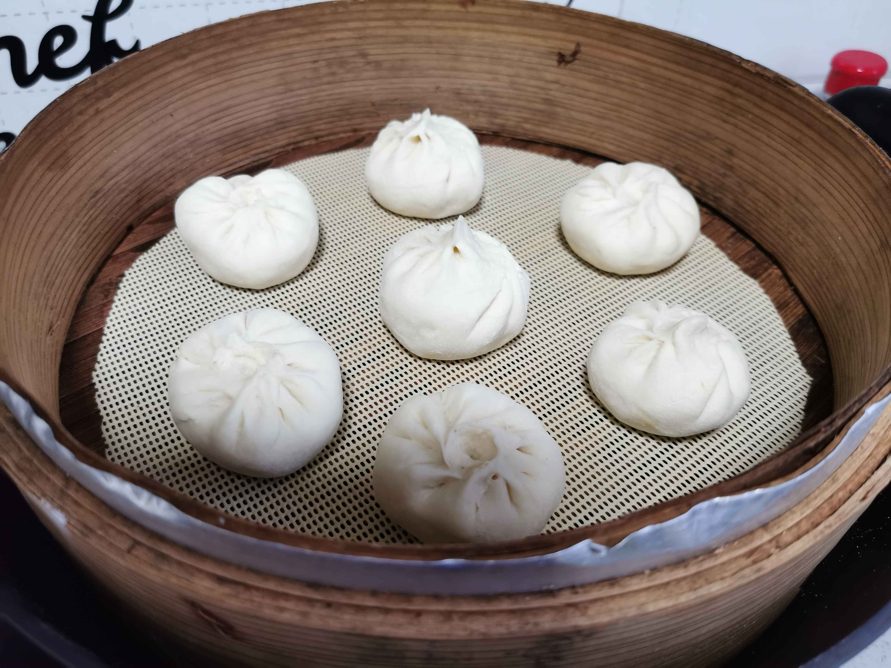 红萝卜粉条肉包子的做法步骤:15
