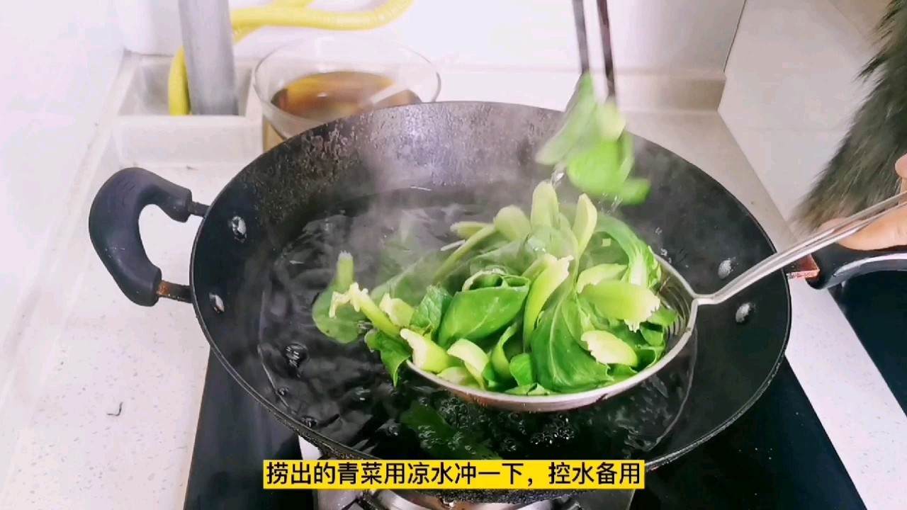 一家老少都爱吃的香菇青菜包子，每个月最少做4次的做法步骤：3