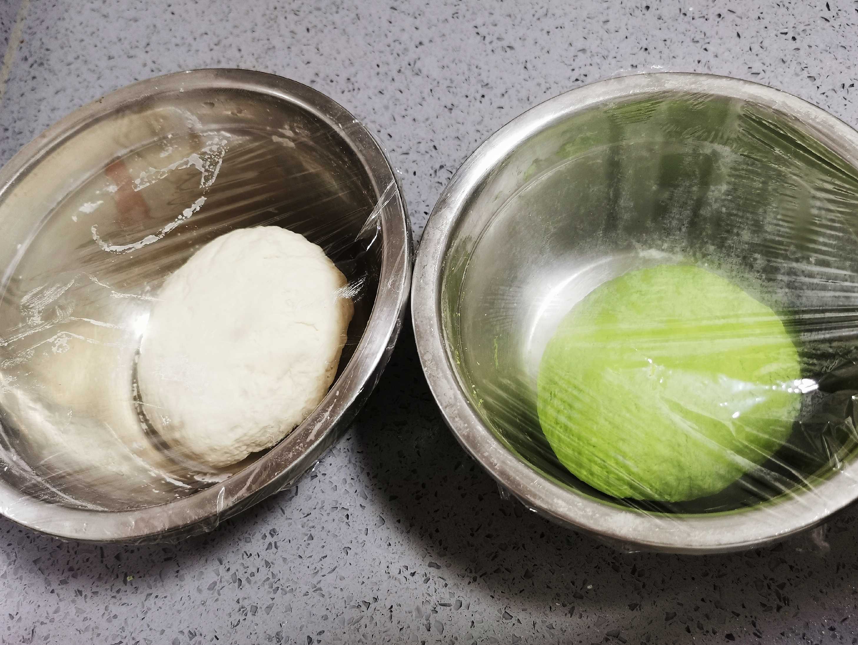 手把手教你从和面、调馅到出锅，让你把饺子做成吃不起的样子的做法步骤：1