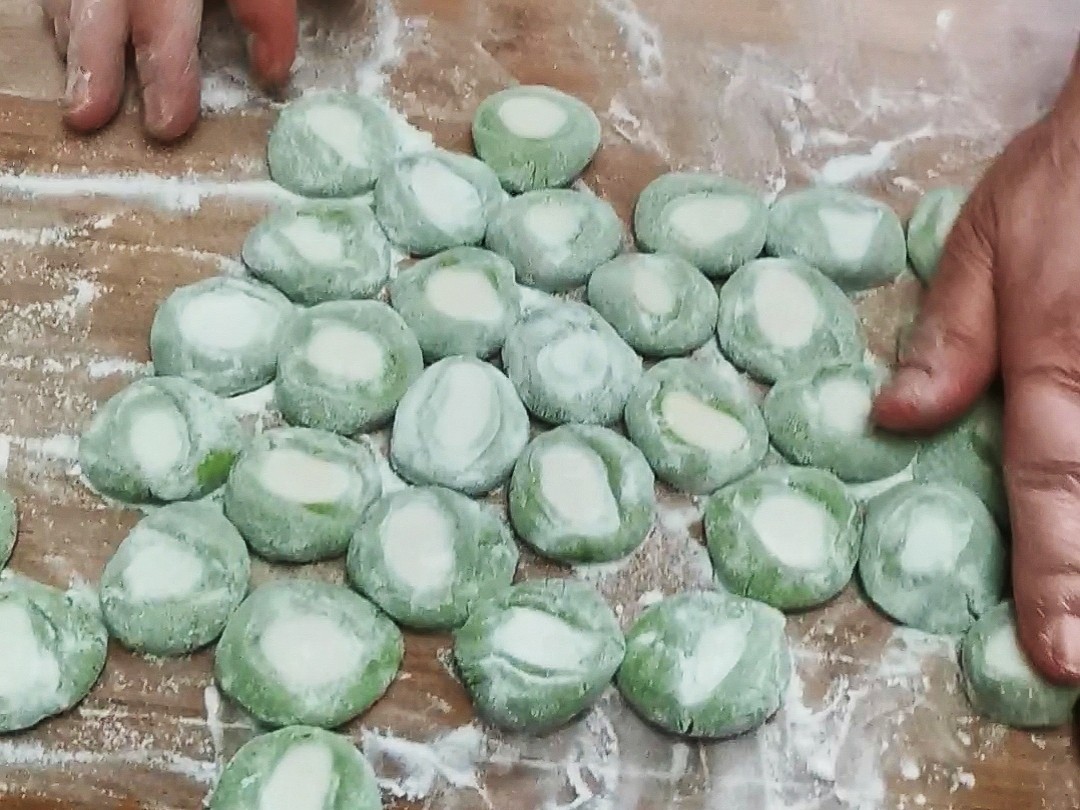 手把手教你从和面、调馅到出锅,让你把饺子做成吃不起的样子的做法步骤:11