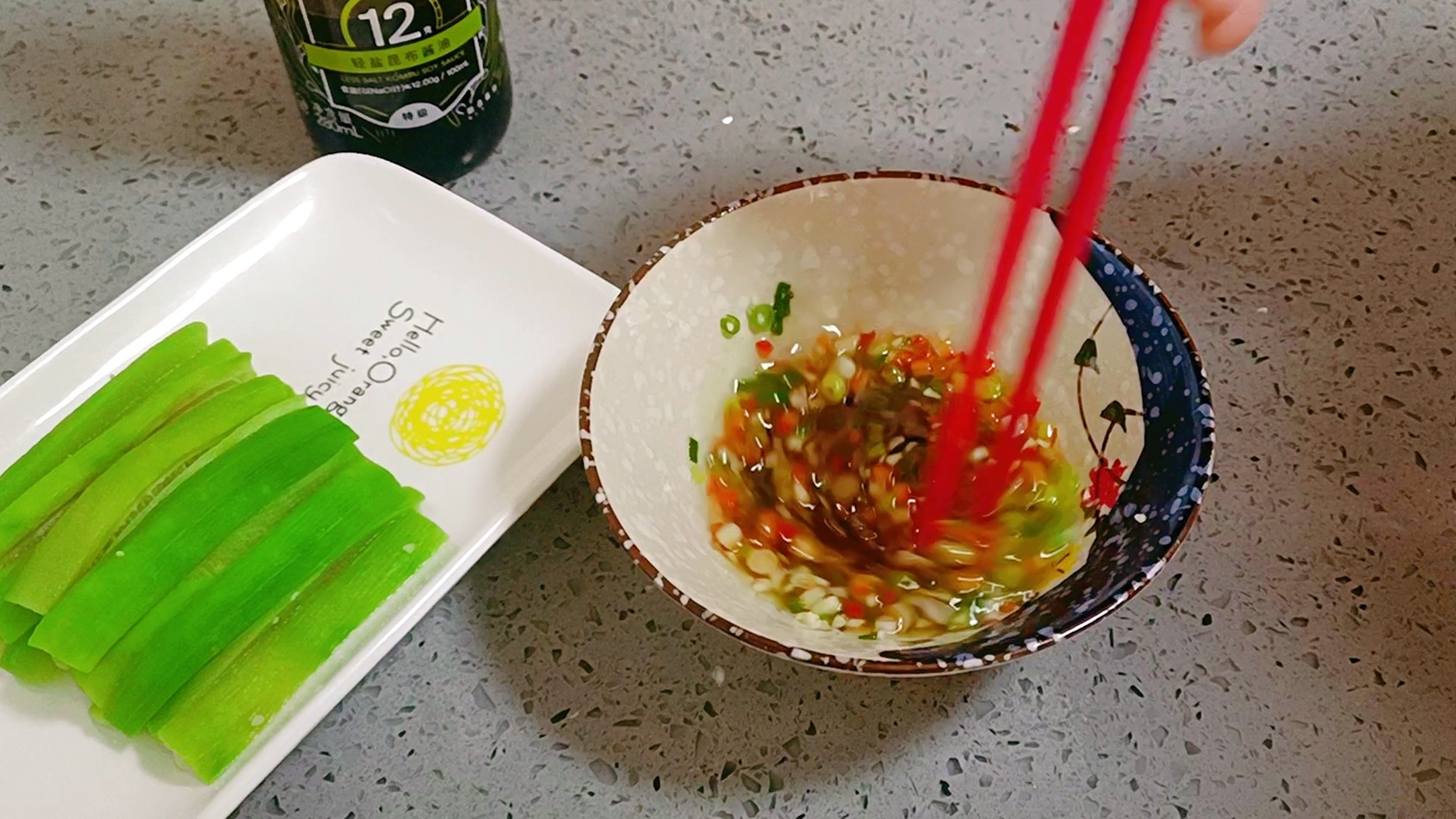 清淡爽口的凉拌丝瓜，好吃不长肉的做法步骤：10