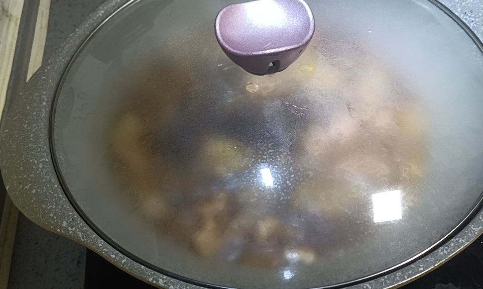 秋冬季节一定要吃的猪肉白菜炖粉条,一家老少都喜欢的做法步骤:7
