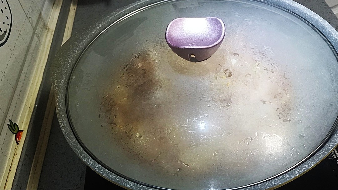 秋冬季节一定要吃的猪肉白菜炖粉条,一家老少都喜欢的做法步骤:9