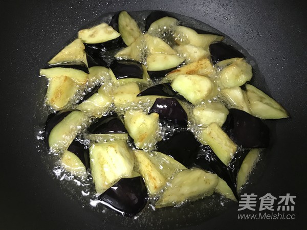 肉末烧茄子——夏天必备菜的做法步骤：3