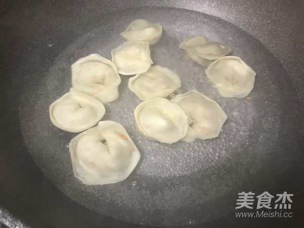 酱肉馄饨的做法步骤：6