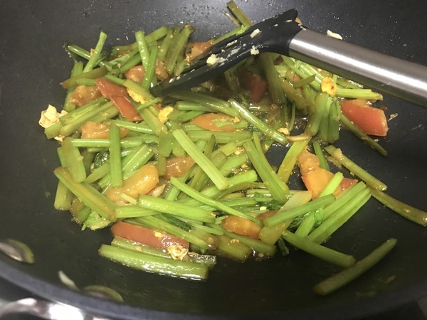 芹菜炒番茄的做法步骤:4