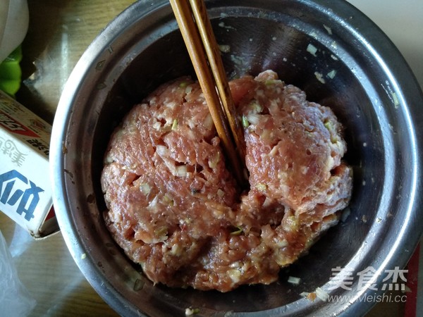 五香牛肉酥的做法步骤：1