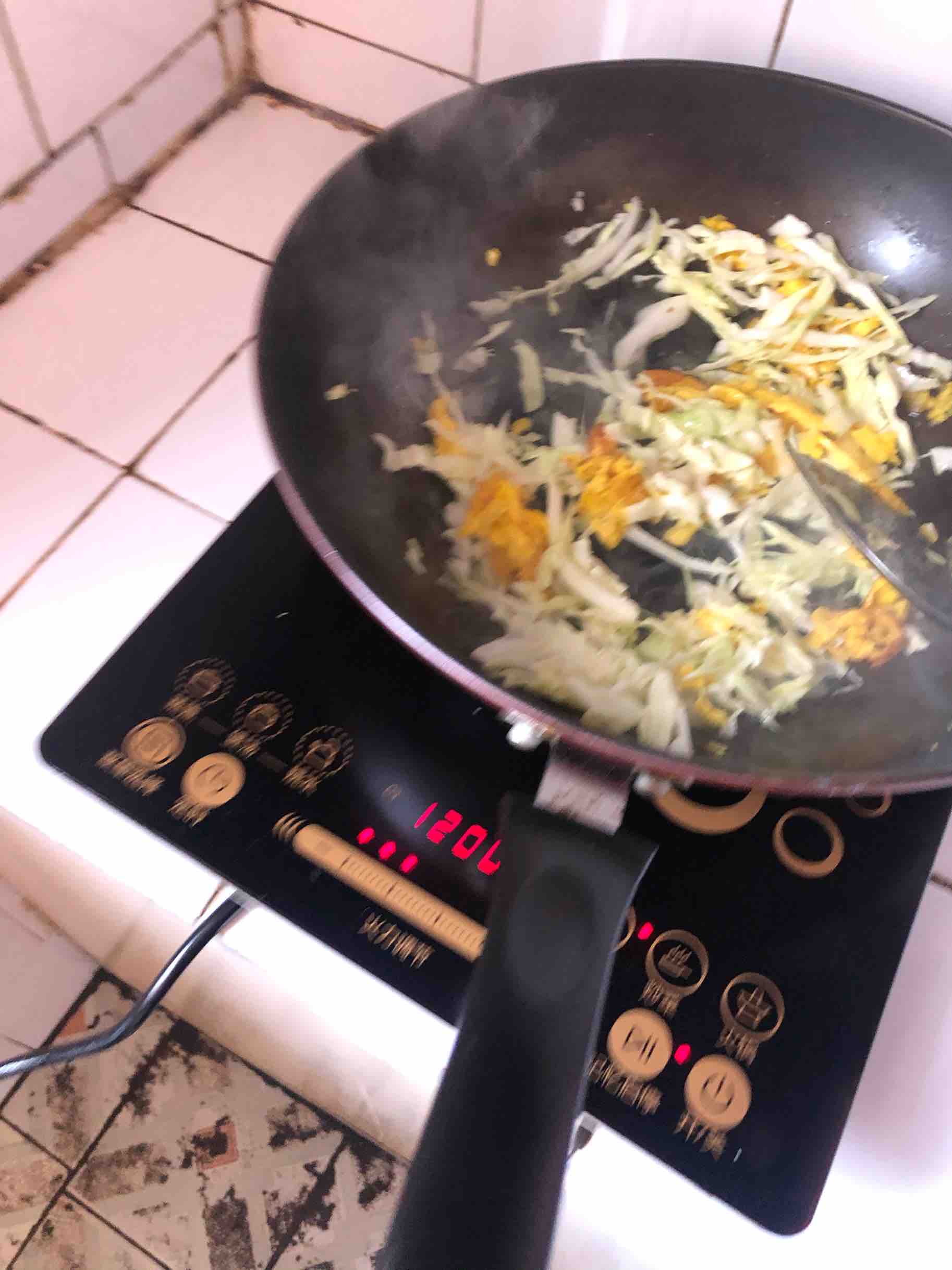 香肠蛋炒饭的做法步骤：5