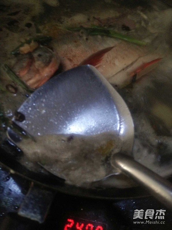红烧鳊鱼的做法步骤：6