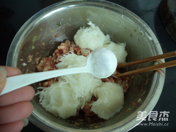 白萝卜猪肉包子的做法步骤:13