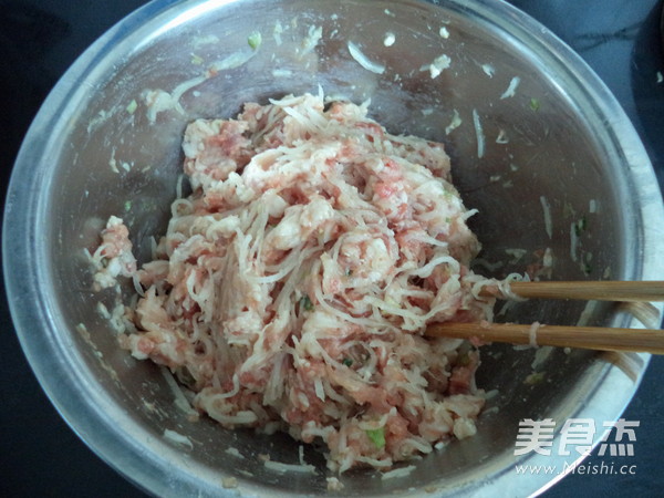 白萝卜猪肉包子的做法步骤:14