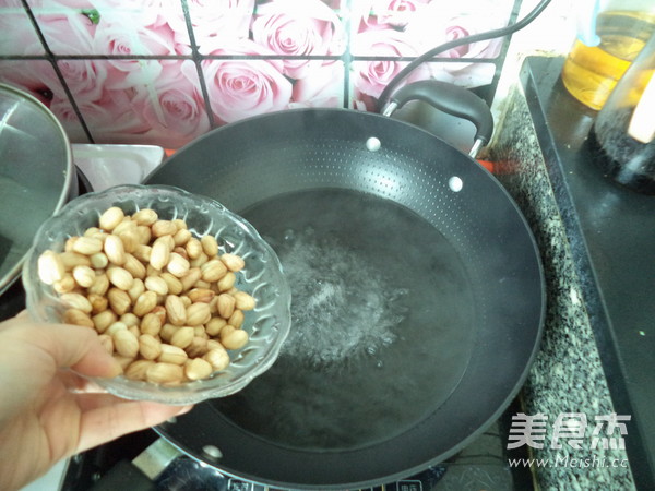 香醋拌芹菜花生米的做法步骤:5
