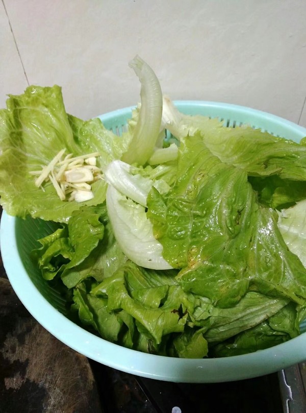 清炒生菜的做法步骤：1