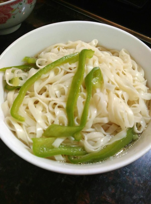 青椒煮面条的做法步骤：9