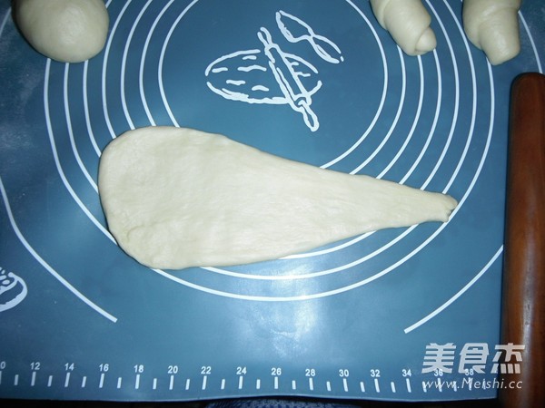 酸奶牛角面包的做法步骤:6