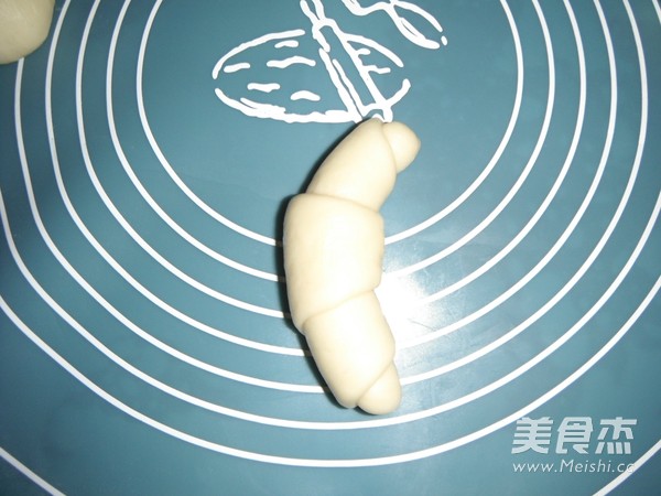 酸奶牛角面包的做法步骤:7