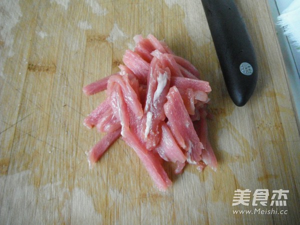 圆白菜肉丝炒面的做法步骤:2