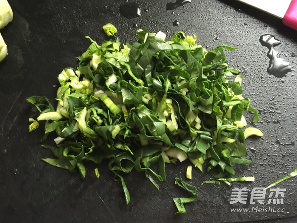 蟹粉青菜火腿炒饭的做法步骤:2
