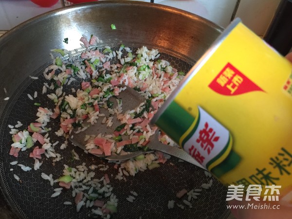 蟹粉青菜火腿炒饭的做法步骤:10