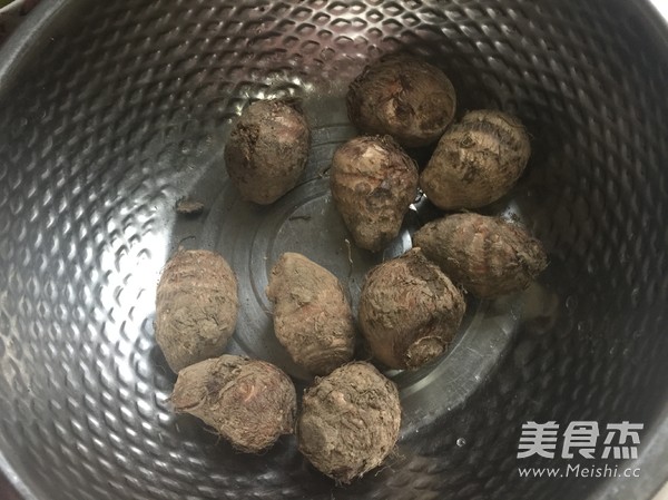 玫瑰糖水芋艿的做法步骤：1