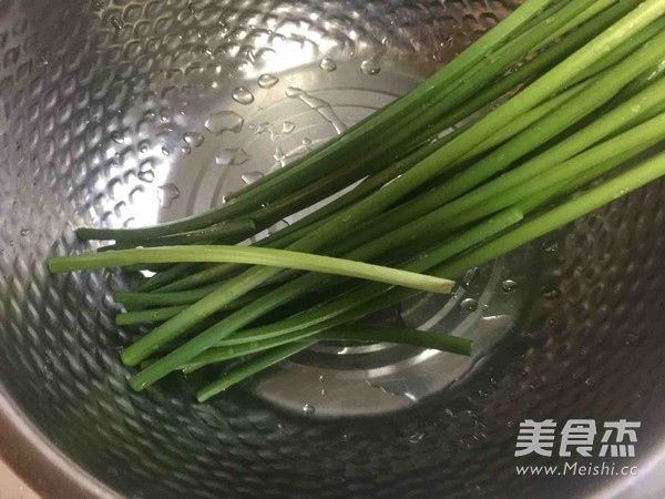 马蹄莲菜肉馄饨的做法步骤：1
