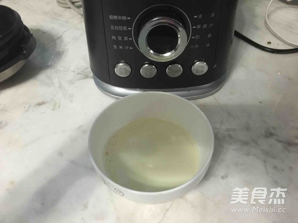 豆浆油条的做法步骤：5