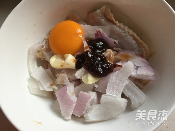 蜂蜜芥末炸鸡翅的做法步骤:2