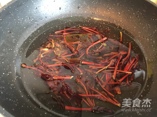 香椿干贝炒饭的做法步骤：3