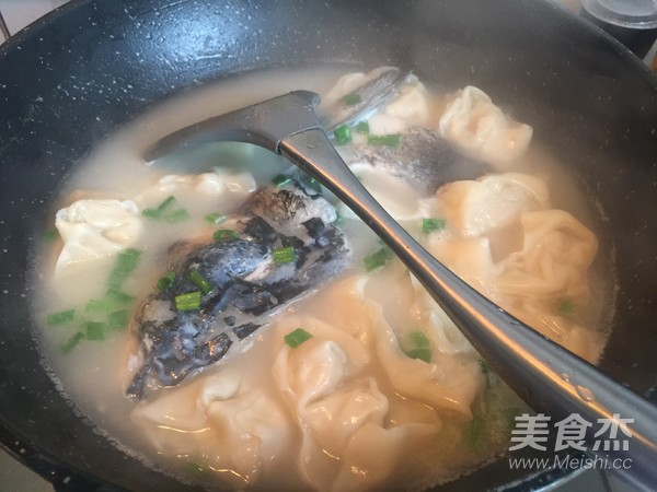 刀鱼馄饨鱼头汤的做法步骤：9