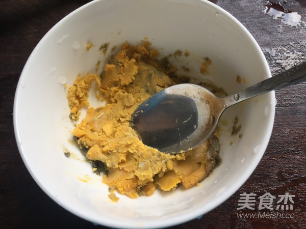 虾仁蛋黄豆腐的做法步骤：1