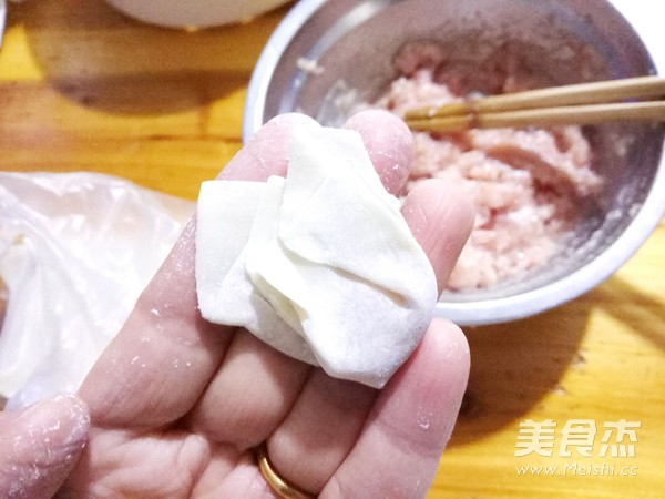 蘑菇汤鲜肉小馄饨的做法步骤：6