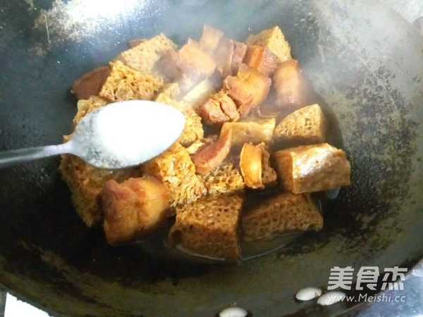 烤麸红烧肉的做法步骤：11