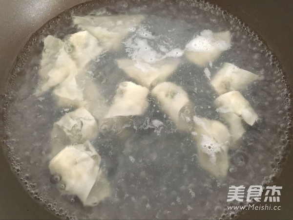 荠菜鲜肉小馄饨的做法步骤：9