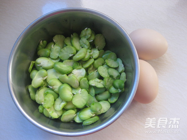 蚕豆米鸡蛋汤的做法步骤:3