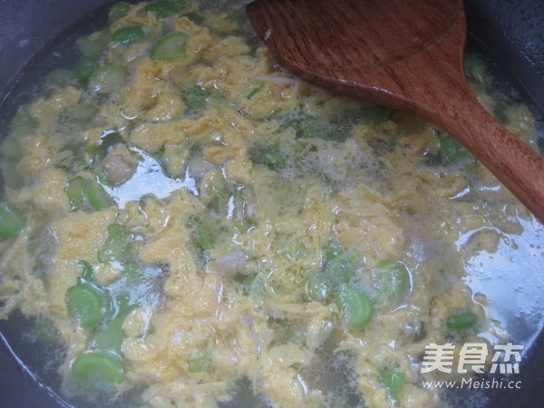蚕豆米鸡蛋汤的做法步骤:9