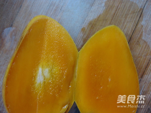 芒果奶昔的做法步骤:2