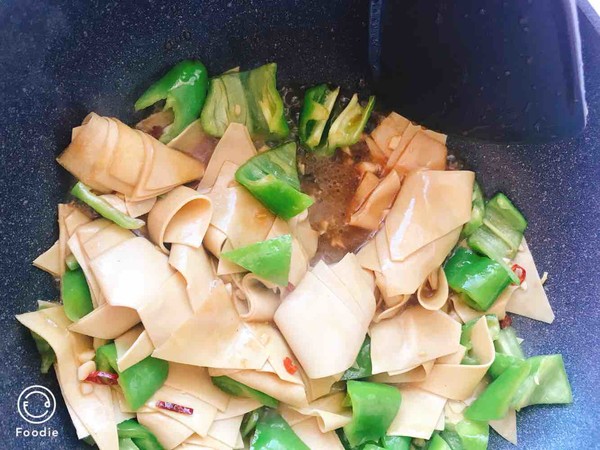尖椒干豆腐的做法步骤:6