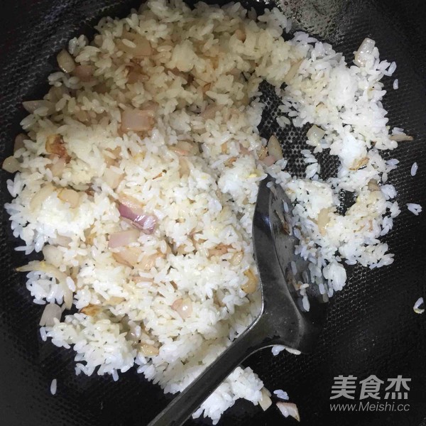 家常炒饭的做法步骤：3