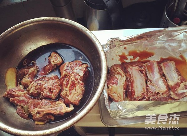 四川风味烤小排的做法步骤：1