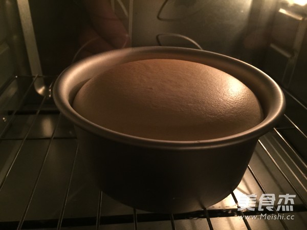 6寸戚风蛋糕的做法步骤:13